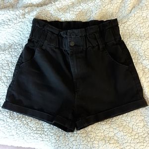 Highrise Paperbag Relaxed Mom Short | Black